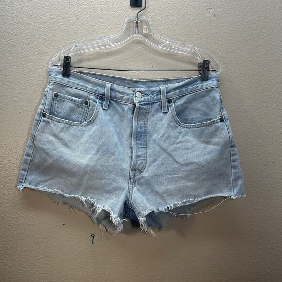 Levi's 501 Button Fly Light Denim Cut Off Shorts Women Size 31 High Waisted Rise - Picture 1 of 5